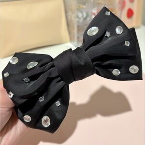 Beachwaver Rhinestone Hair Bow 🖤